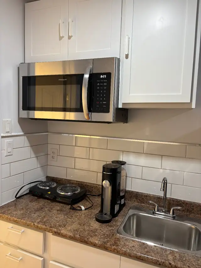 Bachelor in Bedford for rent in Short Term Rentals in Bedford - Image 10