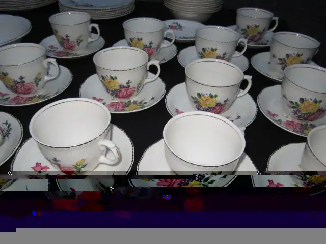 Vintage China Set - 84 pieces63735878405505122