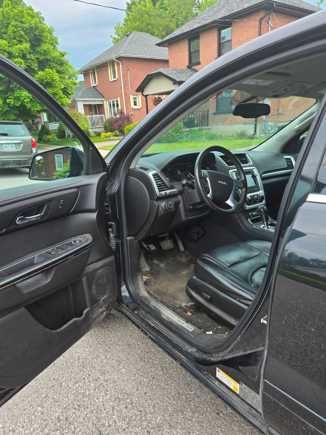 2013 GMC Acadia Downsizing in Cars & Trucks in Peterborough - Image 2