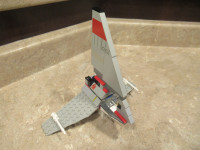 Lego Star Wars Set 4477 - T-16 Skyhopper.