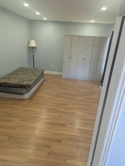 Girls only house. All utilities and Internet included. Laundry in house, included. Bramalea city cen...