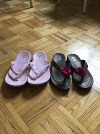 Sandale à orteil ,femme ,gr 8  rose et l’autre paire brun