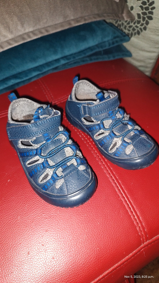 Size 7 toddler shoes  in Clothing - 2T in Oakville / Halton Region