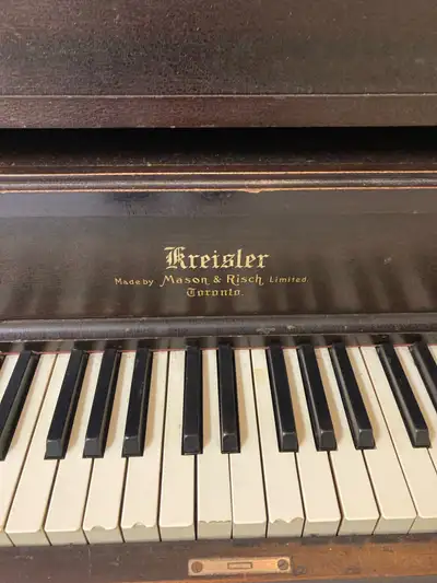 piano upright, View more