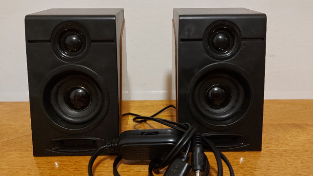 Small Computer Speakers in Other in Corner Brook