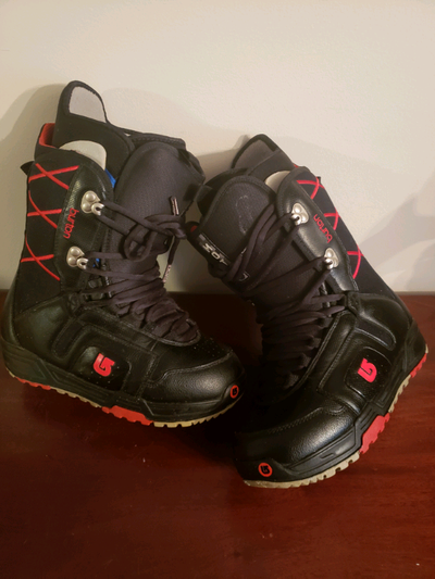 Size 6 Womens Burton Snowboard Boots 
, View more