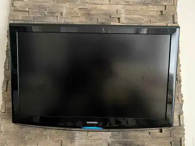 Samsung TV 40in, View more