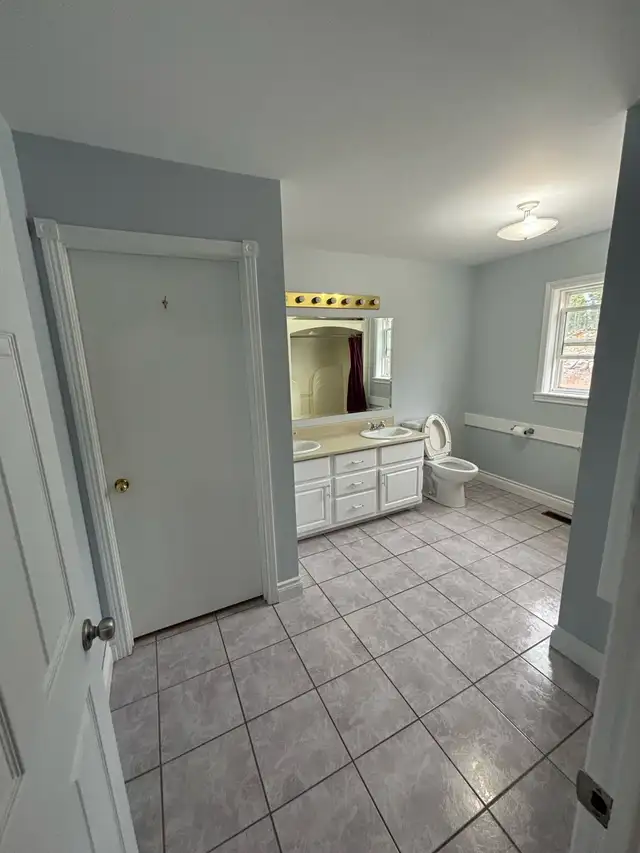 3 BEDROOM 2 BATH HOME -great location  in Long Term Rentals in Dartmouth - Image 11