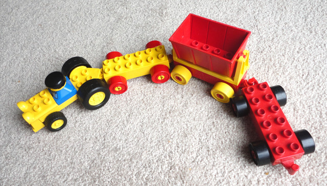 Vintage Lego Duplo Farm Train in Toys & Games in Oshawa / Durham Region - Image 3