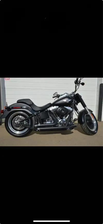 2014 fat boy in showroom condition, I never have time to ride and this bike needs someone who can ri...