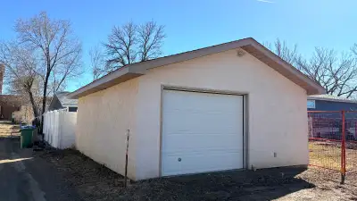 In good condition. Insulated, drywall and painting. Stucco exterior with soffit and fascia. Shingles...