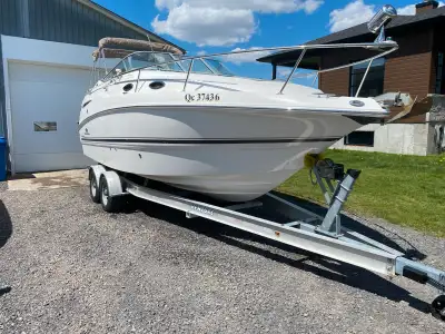 Chaparral Signature 240 Moteur Mercruiser 5 L Remorque en aluminium Venture Survey 2020 Toilette éle...