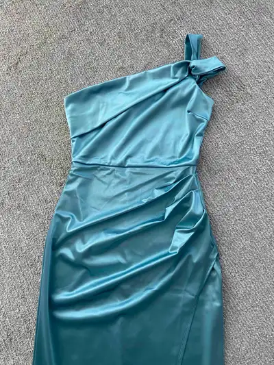long dress/gown (brand new), View more