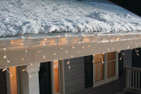 NEW Clear Indoor/Outdoor 300 Icicle Lights, 27ft (For Living)