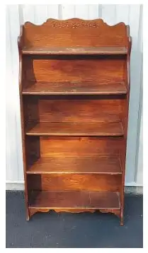 CHARMING SOLID WOOD ANTIQUE SHELF in Bookcases & Shelving Units in London - Image 4