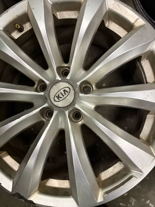 17 inch Kia alloy wheels 5X114.3 in Tires & Rims in Gatineau - Image 3