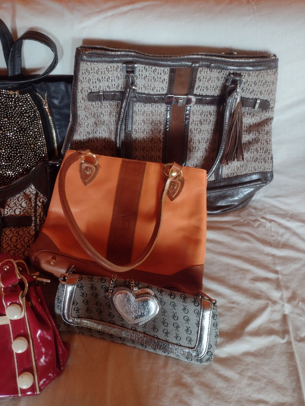 Lot de sacs à main dans Femmes - Sacs et portefeuilles  à Laval/Rive Nord - Image 4