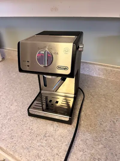 De’Longhi Espresso Machine + 10 bags of Starbucks beans included, View more