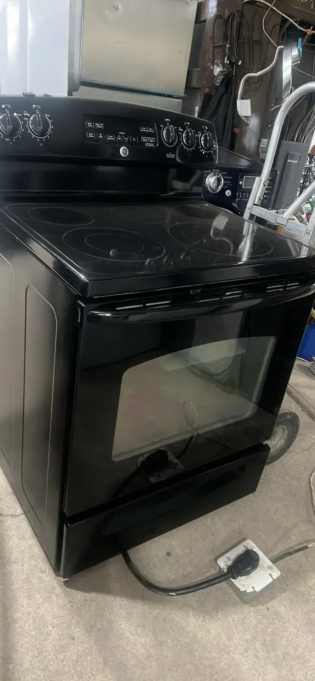 NEXT 2 new electric stove range oven black  in Stoves, Ovens & Ranges in Mississauga / Peel Region - Image 7