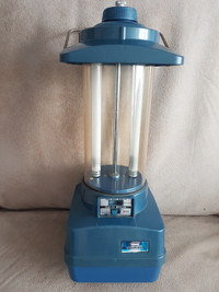 Vintage 1970s Rayovac Sportsman 360 Fluorescent Lantern Green