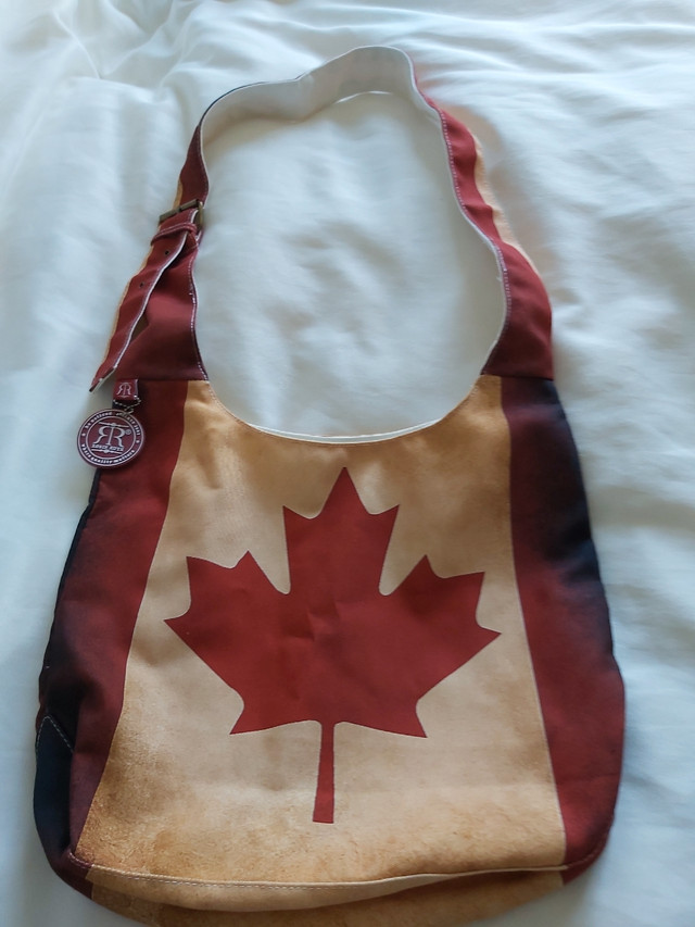  Women's Crossbody Canada  Bag  in Women's - Bags & Wallets in Oakville / Halton Region