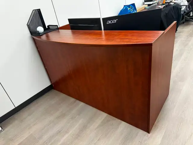 Office Desk - Furnitures - moving sale in Desks in Calgary - Image 2