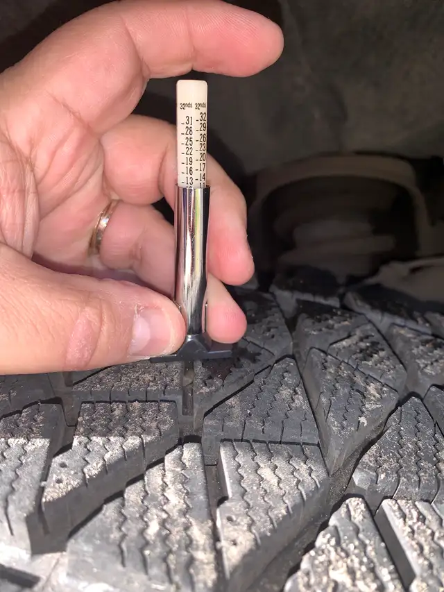 4 pneus d'hiver Bridgestone Blizzak : 1000$ (sans les mag) in Tires & Rims in Lévis - Image 4