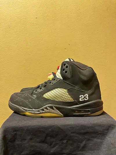 Jordan 5 Black Metallic Size 12, View more