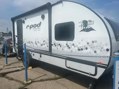 Excellent and immaculate condition and ready to go! Only used twice by original owner and sadly neve...
