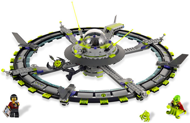 BRAND NEW LEGO Space: Alien Conquest Alien Mothership set 7065 in Toys & Games in Mississauga / Peel Region - Image 2