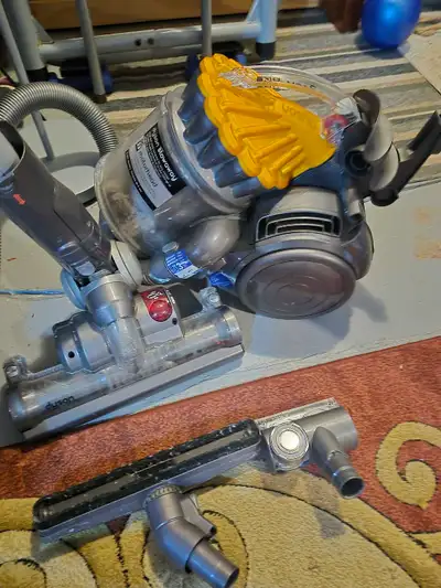 Dyson DC23 Motorhead, View more