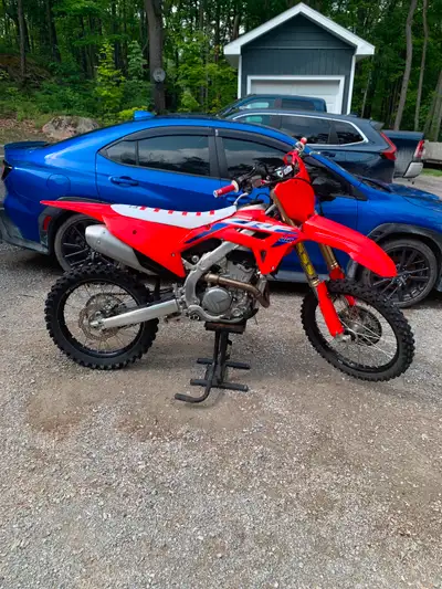Hello I’m selling my 2024 Honda crf 250r with only 22.1 hours, currently don’t ride much anymore do...