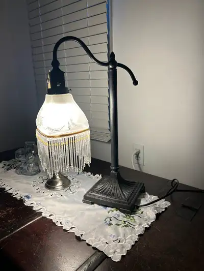 This beautiful lamp will add a splash to any decor. In great working condition with no issues. 140.0...