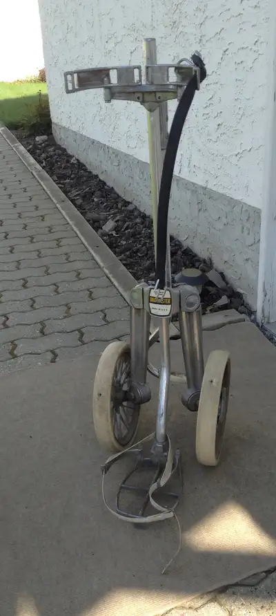 Slightly used, but sturdy! Please see photos to view condition and quality.