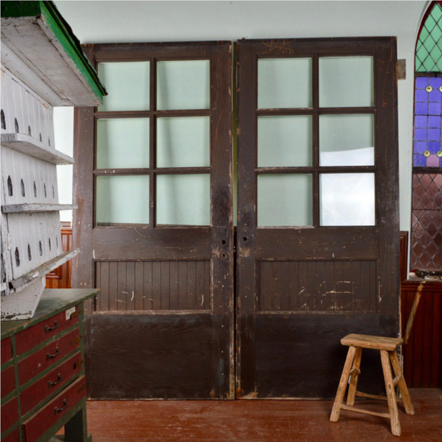 Antique Institutional Oak Doors With Glass Inserts in Arts & Collectibles in Napanee - Image 2