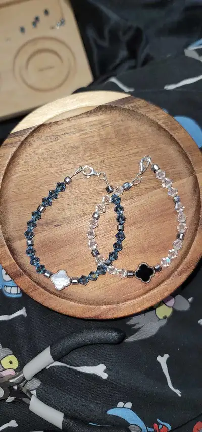 100$ EACH Stunning elegant dainty Swarovski crystal beads with 925 black onyx and seashell clovers 9...