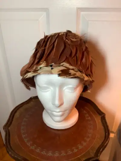 Gorgeous vintage all feathered ladies hat. A beauty! Very good condition considering the age. No iss...
