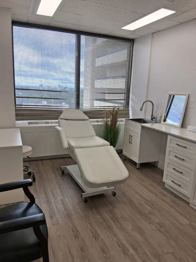✨ BEAUTIFUL SPA ROOMS FOR RENT – PRIME MIDTOWN TORONTO LOCATION in Room Rentals & Roommates in City of Toronto - Image 2