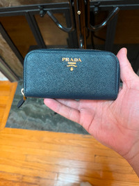 Prada Saffiano Leather key wallet in Navy, Six hooks inside