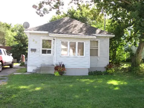 WHY RENT AN APARTMENT WHEN YOU CAN RENT A HOUSE? 2-Bedroom House on Purdy St., Belleville with large...