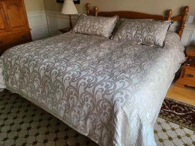 Elegant Park Avenue King Comforter Set – Modern Scroll Pattern, View more