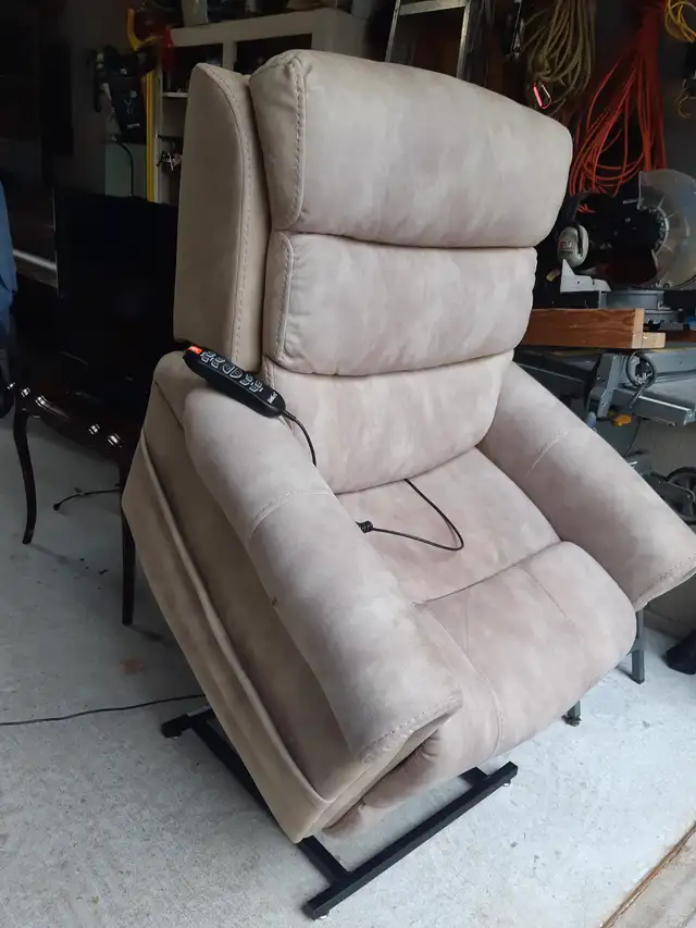 Lift chair (suede)