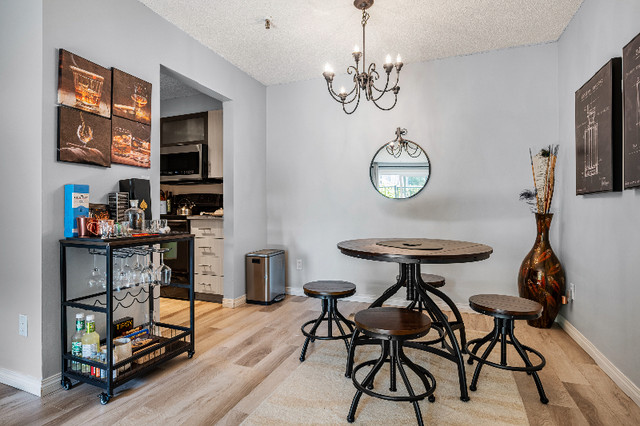 Furnitures - Home Garage Sale in Multi-item in Calgary - Image 4