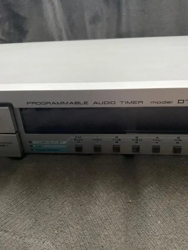 Tuner - AKAI in Stereo Systems & Home Theatre in Hamilton - Image 4