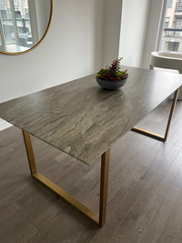 Dining Table from Structube 