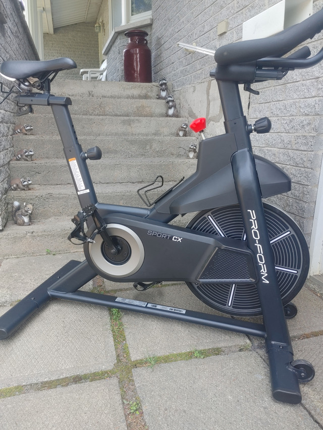 Spinning pro form magnétic 300$ ferme pas négociable dans Appareils d'exercice domestique  à Longueuil/Rive Sud - Image 2