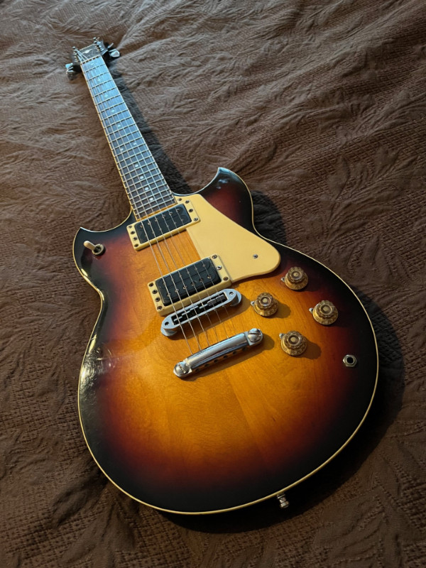 YAMAHA SG600 1981 Rare au Quebec dans Guitares  à Laval/Rive Nord