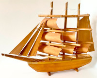 Collection. Métier d'art Magnifique voilier en bois H.Legresley