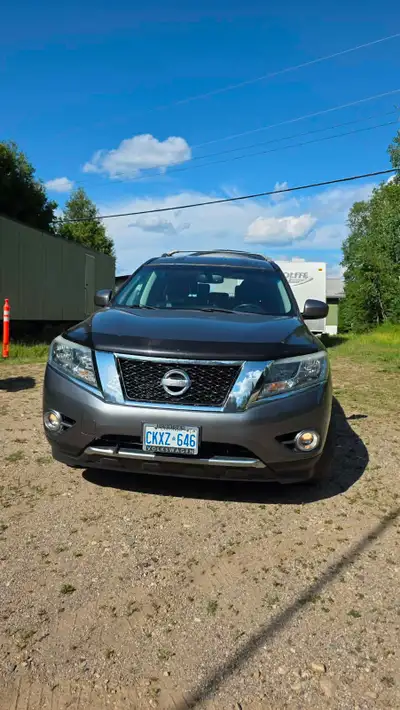 2016 Nissan Pathfinder SL. Safetied. 185000km. 13000$. Comes with studded winter tires on steel rims...