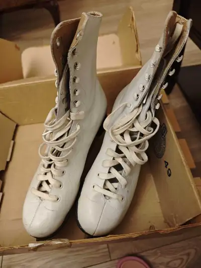 PRICE REDUCED - Samson Figure Skates, View more